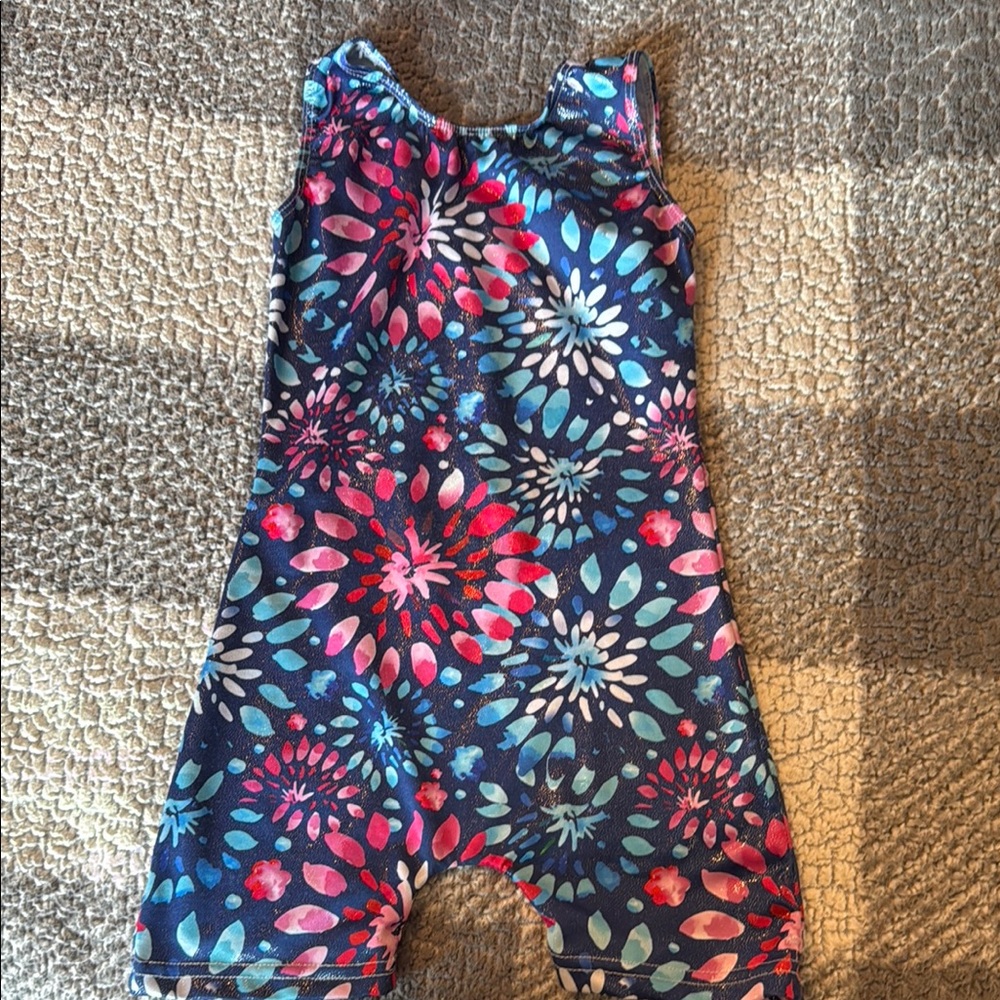 Girls gymnastics leotard - sz S / 5 - no flaws